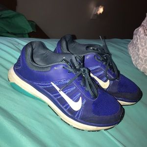 nike tennis shoes
